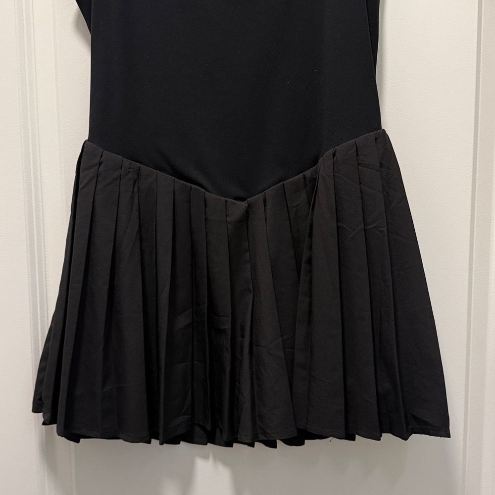 Square Neck Pleated Athletic Dress - image 4